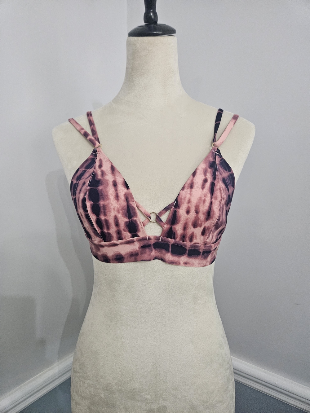 PINK Victoria's Secret Pink and Black Tie-Dye Bralette with Center Ring